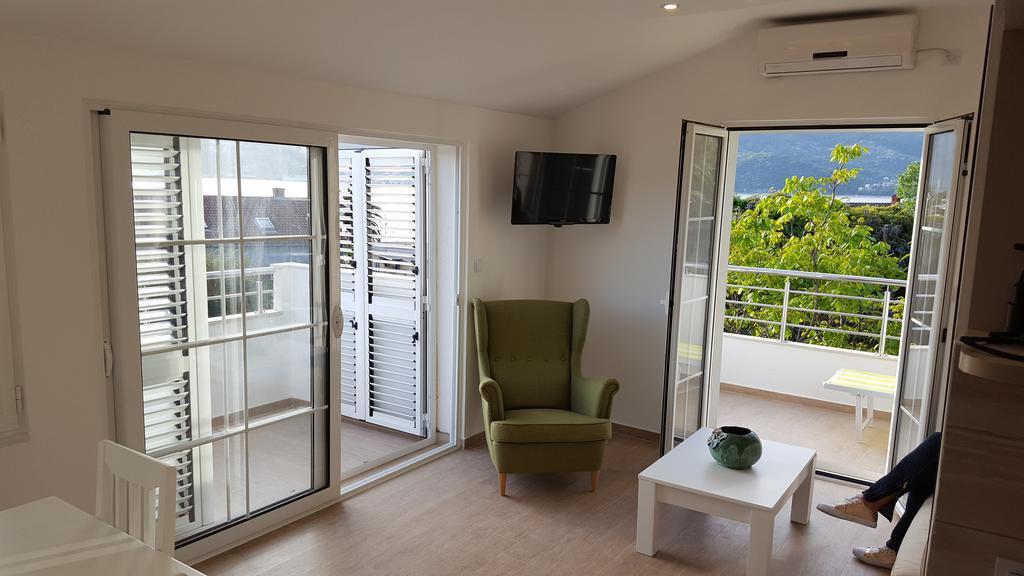 Apartment Milas Tivat Exterior foto